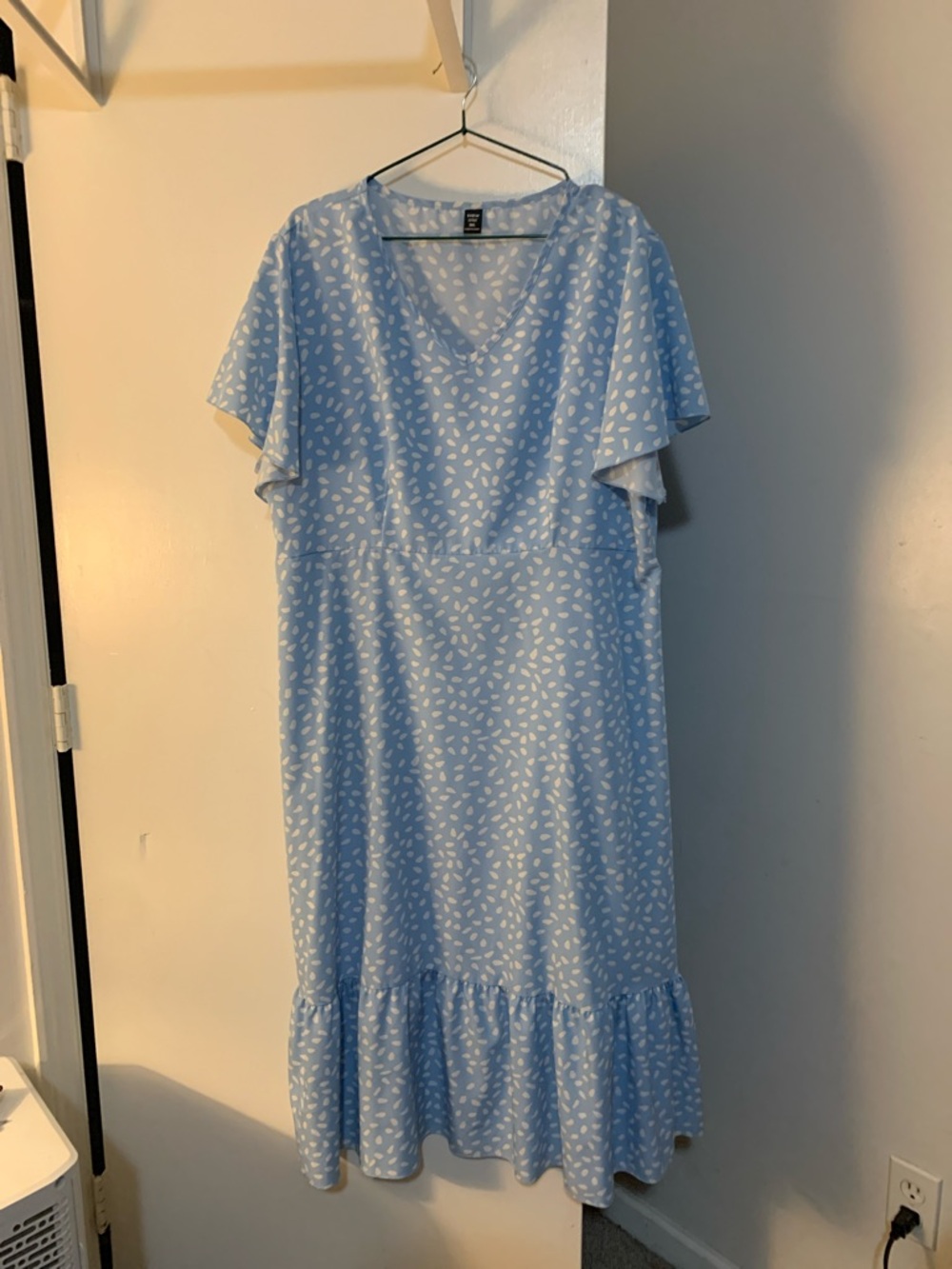 SHEIN Light Blue Printed V-Neck Midi Dress